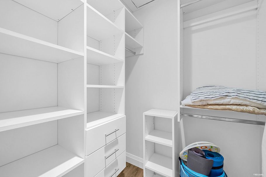 3491 W 40th Avenue Vancouver, BC - 25