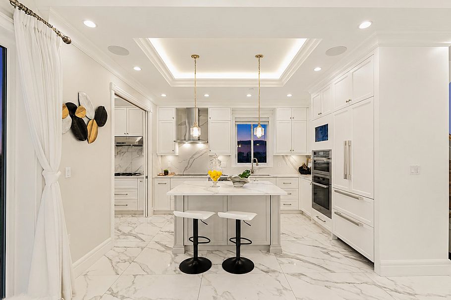 4627 W 15th Avenue Vancouver, BC - 9