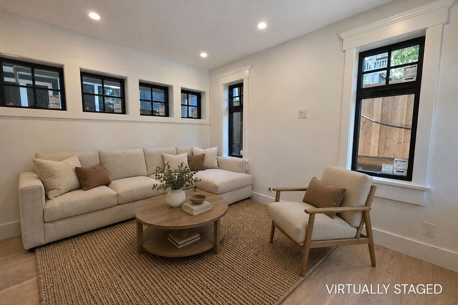 2570 W 2nd Avenue Vancouver, BC - 12
