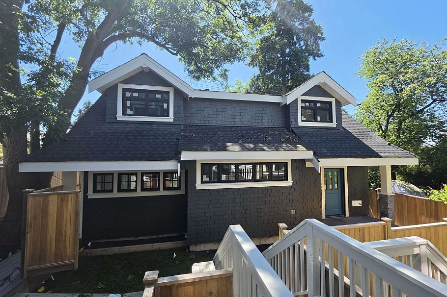 2570 W 2nd Avenue Vancouver, BC - 1