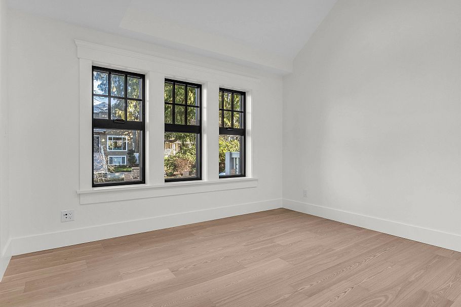 2568 W 2nd Avenue Vancouver, BC - 24
