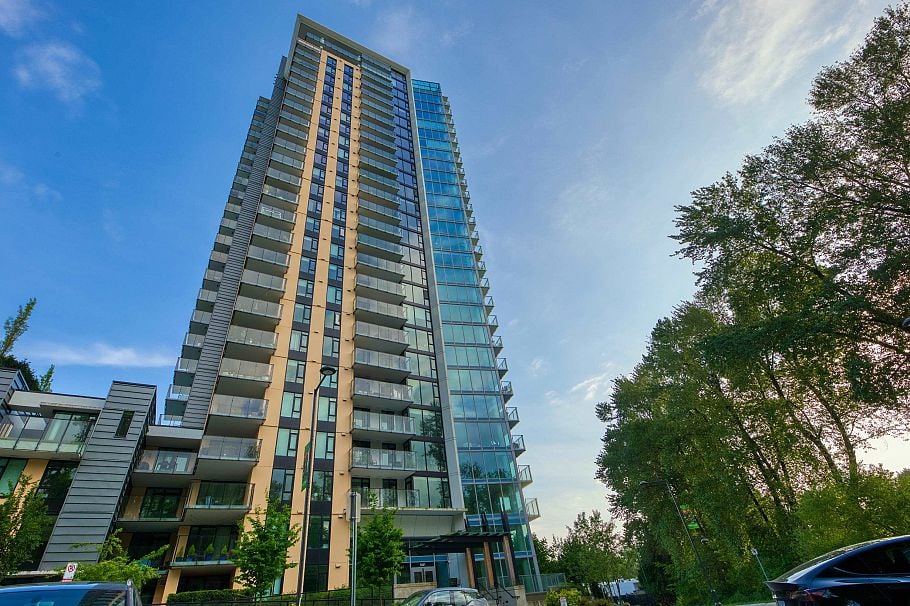 501 1401 Hunter Street North Vancouver, BC - 2