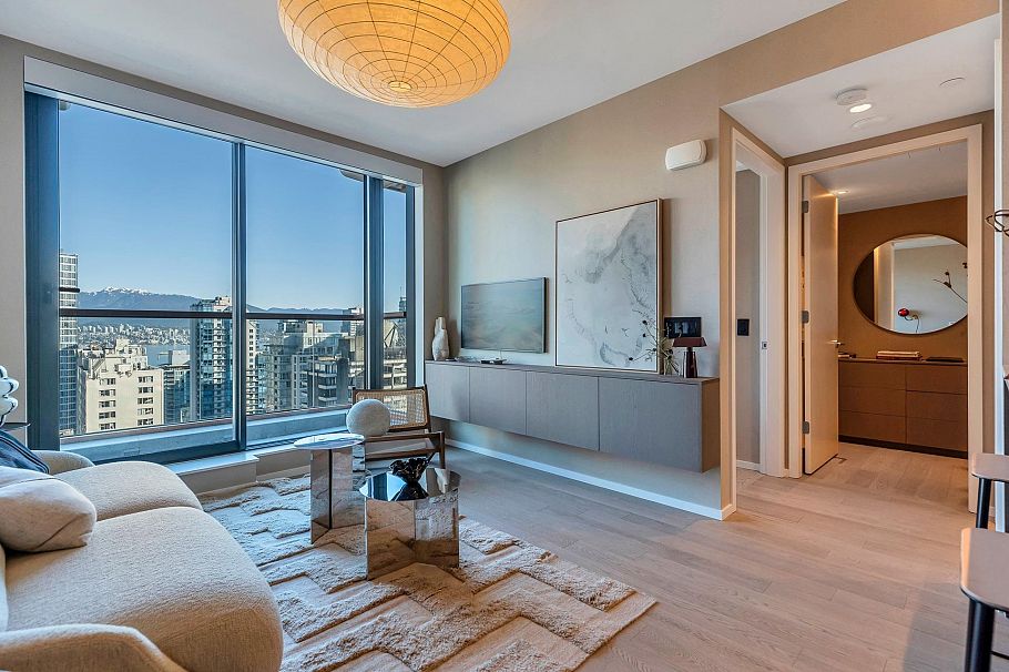 2204 1482 Robson Street Vancouver, BC - 3