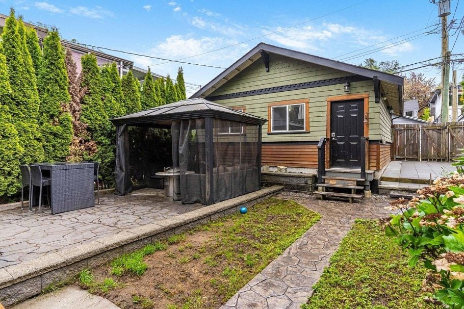 822 E 22nd Avenue Vancouver, BC - 22