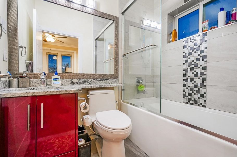 1838 E 49th Avenue Vancouver, BC - 21