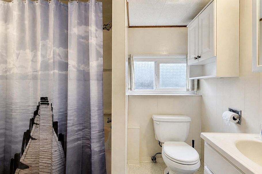 4458 Skeena Street Vancouver, BC - 28