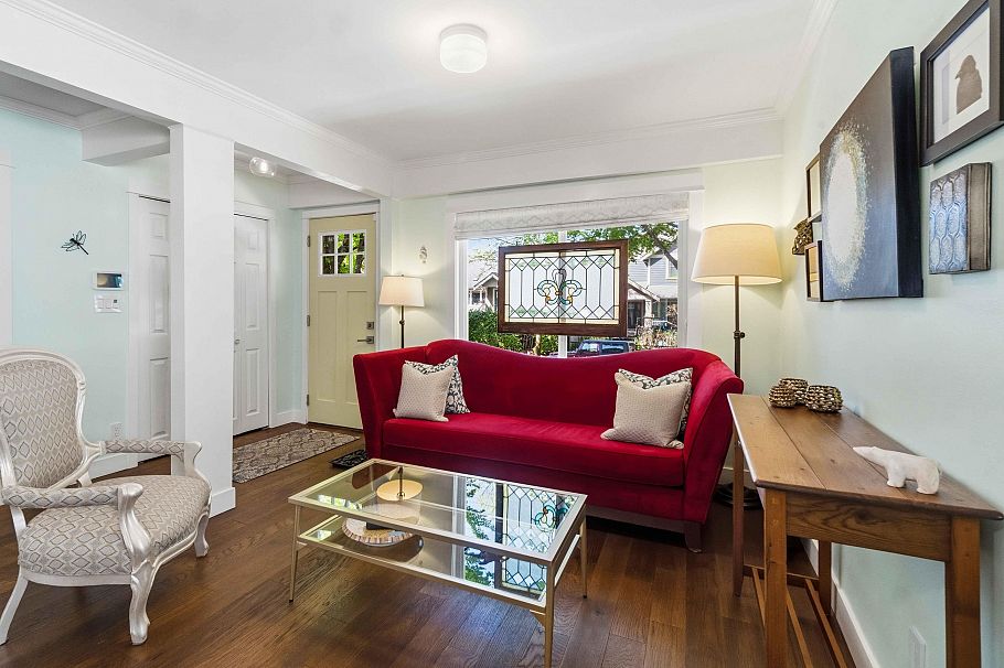 4322 Welwyn Street Vancouver, BC - 4