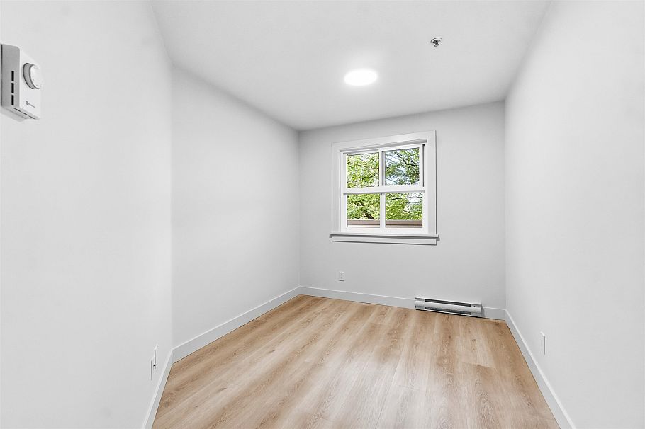 305 2928 Commercial Drive Vancouver, BC - 29