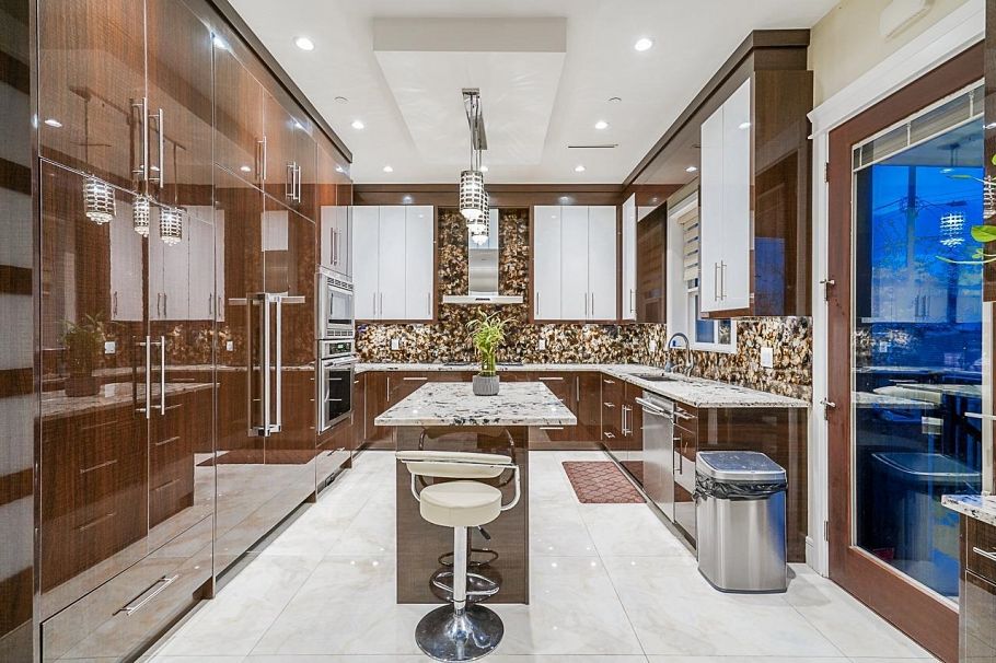 1838 E 49th Avenue Vancouver, BC - 8