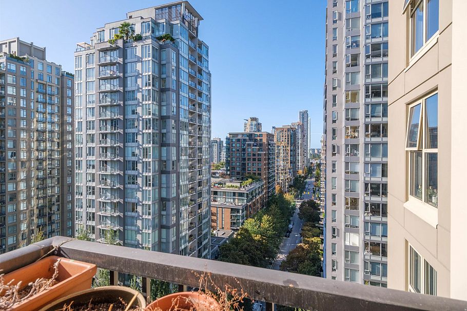 1507 989 Richards Street Vancouver, BC - 1