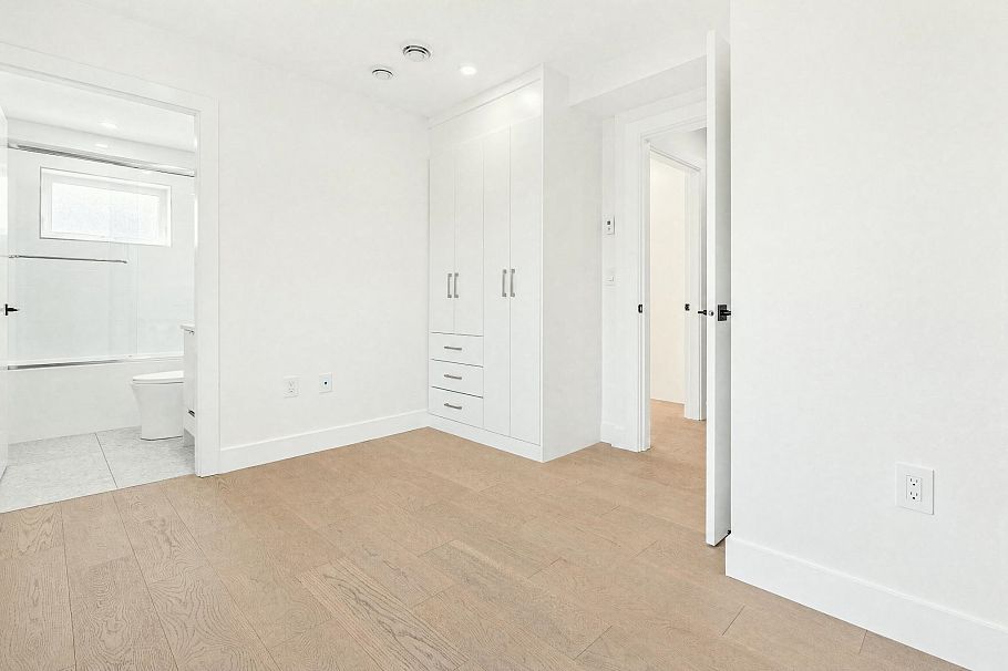 2972 Venables Street Vancouver, BC - 18