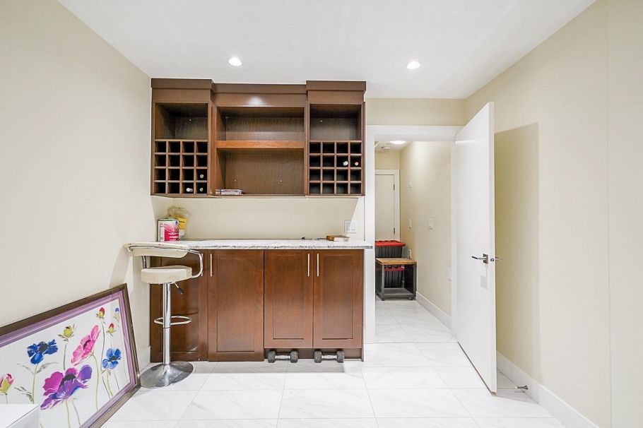 1838 E 49th Avenue Vancouver, BC - 26