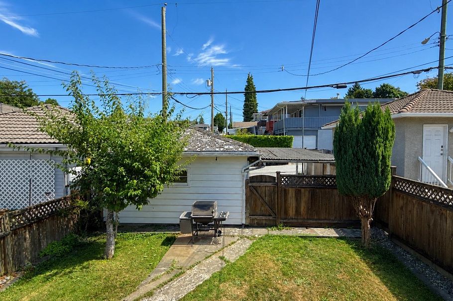 4458 Skeena Street Vancouver, BC - 23