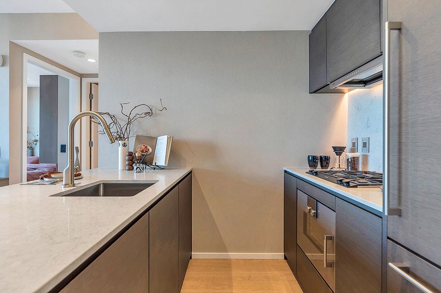 2204 1482 Robson Street Vancouver, BC - 2