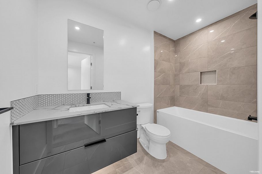 315 2250 E 1st Avenue Vancouver, BC - 15