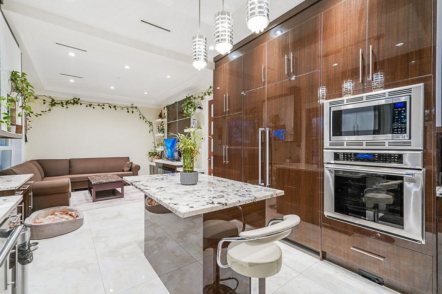 1838 E 49th Avenue Vancouver, BC - 11