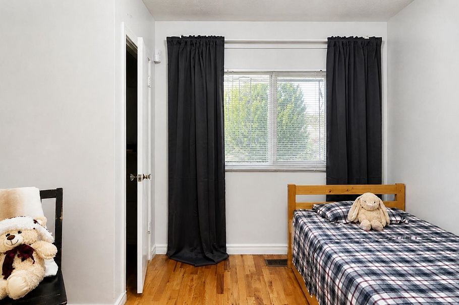 4458 Skeena Street Vancouver, BC - 11