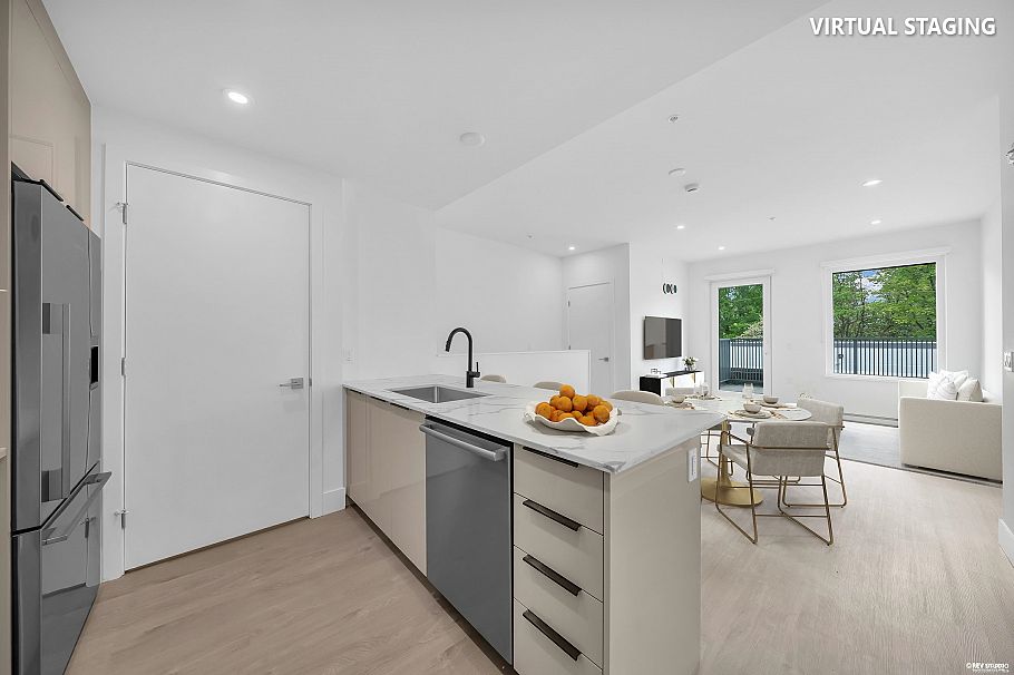 315 2250 E 1st Avenue Vancouver, BC - 2