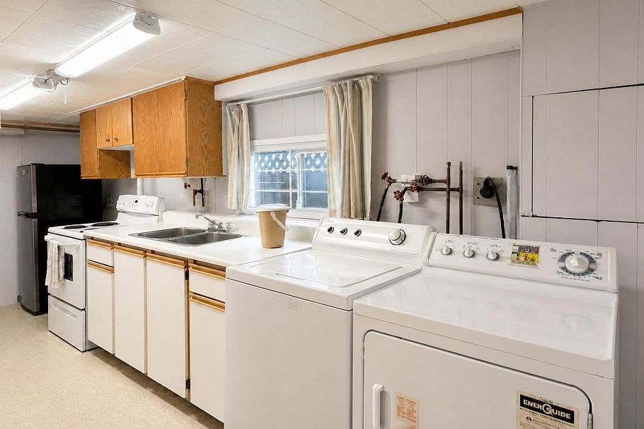 4458 Skeena Street Vancouver, BC - 30