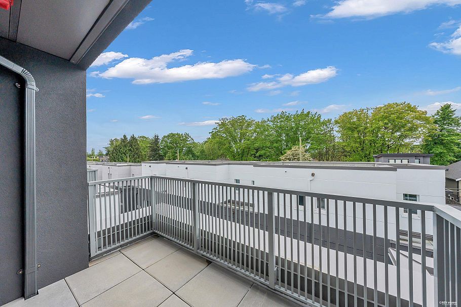 315 2250 E 1st Avenue Vancouver, BC - 24