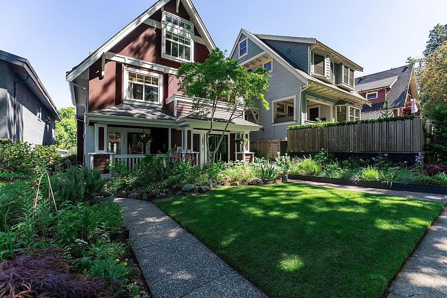 1865 E 7th Avenue Vancouver, BC - 34