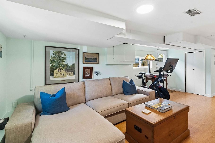 4322 Welwyn Street Vancouver, BC - 30