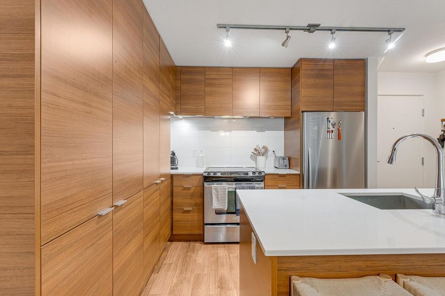313 1677 Lloyd Avenue North Vancouver, BC - 5