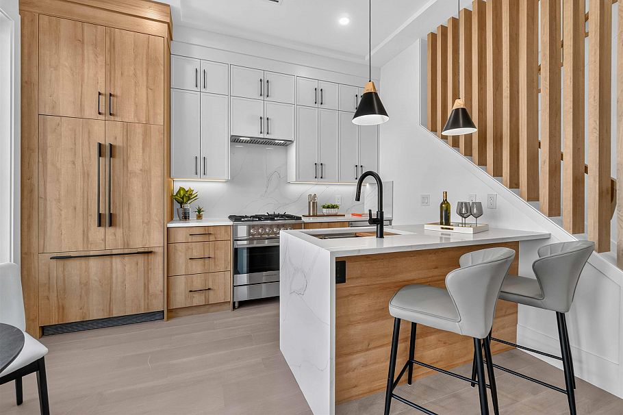 2 3271 E Georgia Street Vancouver, BC - 3