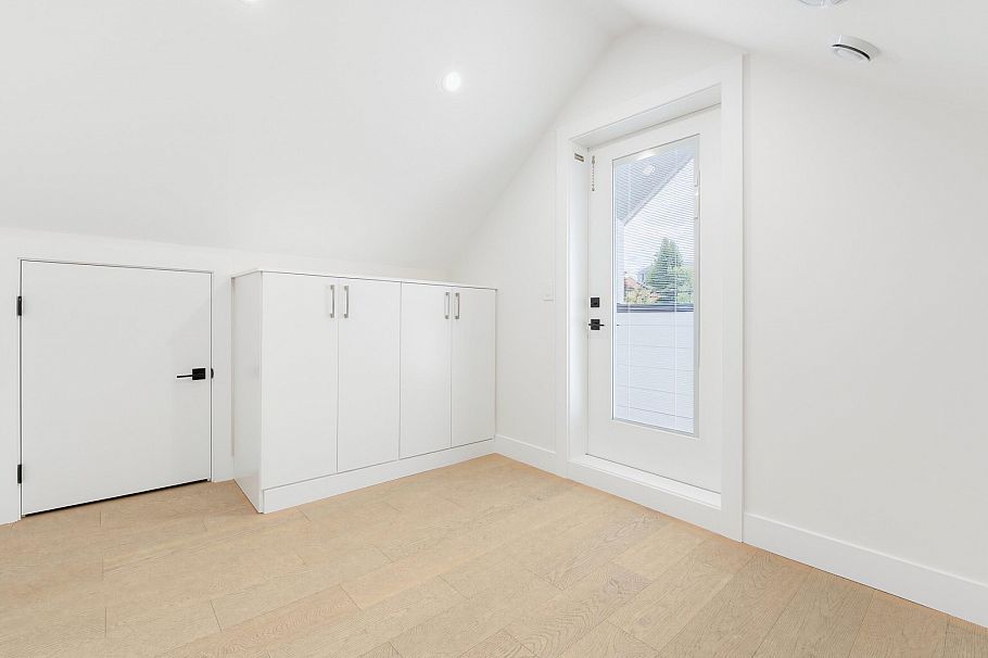 2972 Venables Street Vancouver, BC - 24
