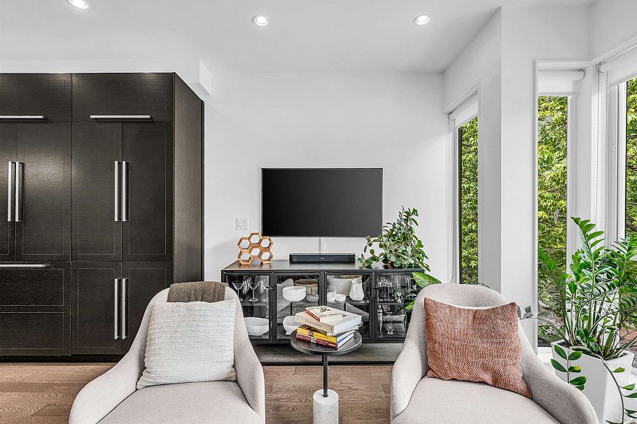627 Victoria Drive Vancouver, BC - 4