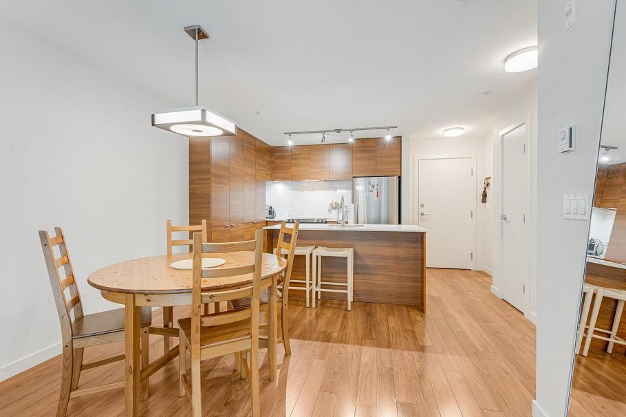 313 1677 Lloyd Avenue North Vancouver, BC - 8