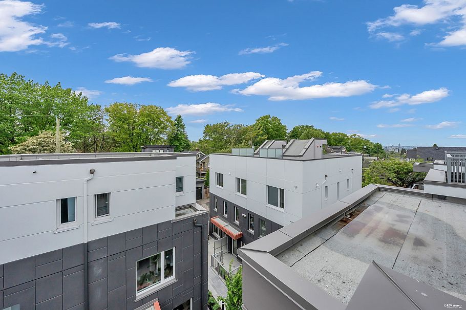 315 2250 E 1st Avenue Vancouver, BC - 26