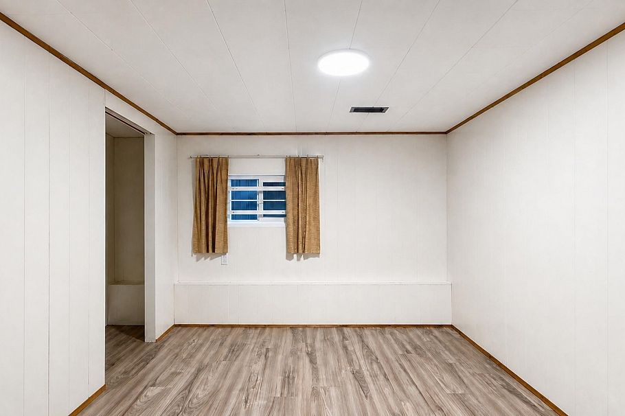 4458 Skeena Street Vancouver, BC - 24