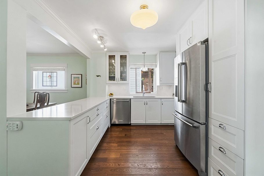 4322 Welwyn Street Vancouver, BC - 9