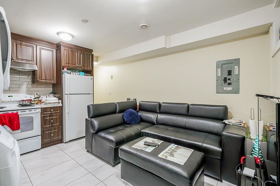 1838 E 49th Avenue Vancouver, BC - 31