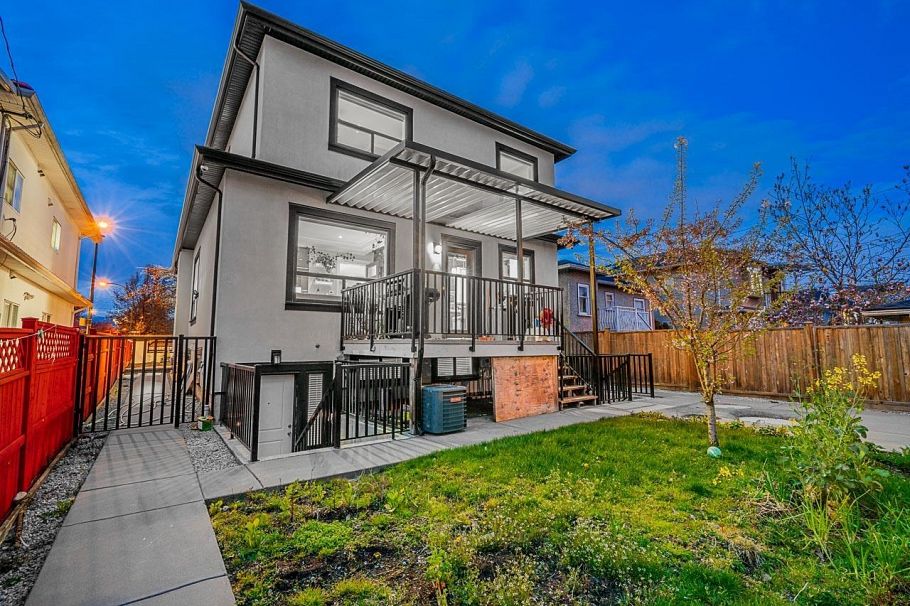 1838 E 49th Avenue Vancouver, BC - 36