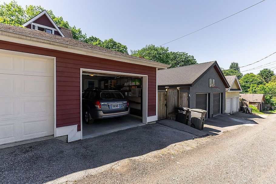 1865 E 7th Avenue Vancouver, BC - 38