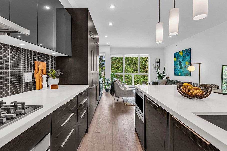 627 Victoria Drive Vancouver, BC - 9