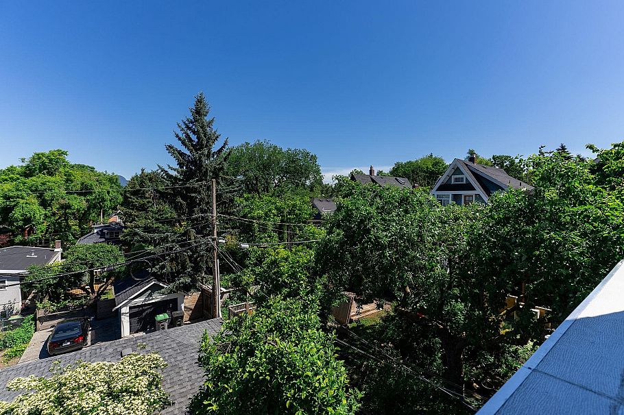 1865 E 7th Avenue Vancouver, BC - 22