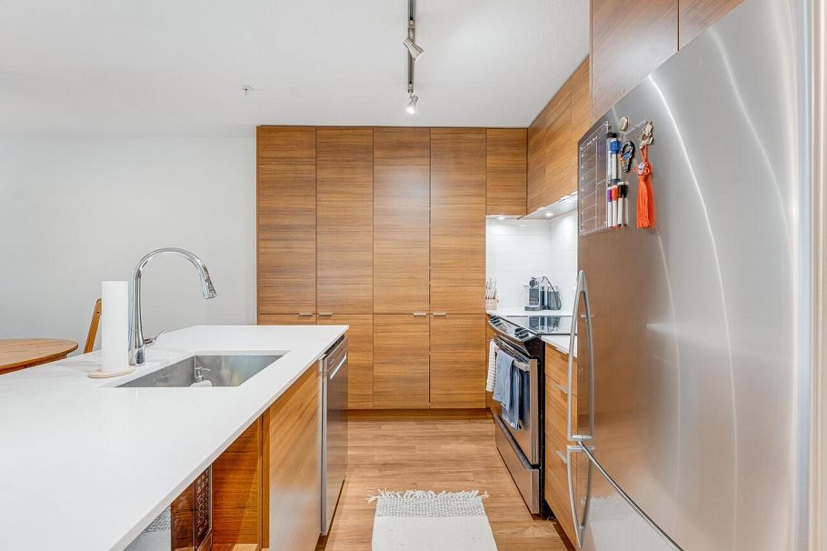 313 1677 Lloyd Avenue North Vancouver, BC - 3
