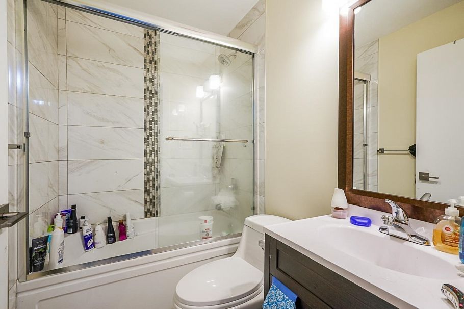 1838 E 49th Avenue Vancouver, BC - 30