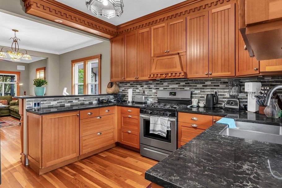 822 E 22nd Avenue Vancouver, BC - 9