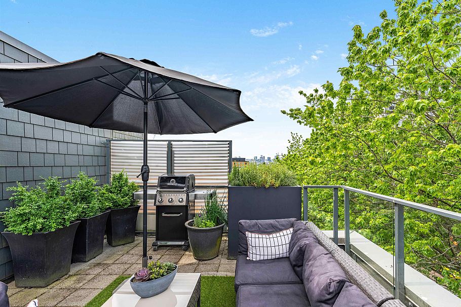 627 Victoria Drive Vancouver, BC - 31