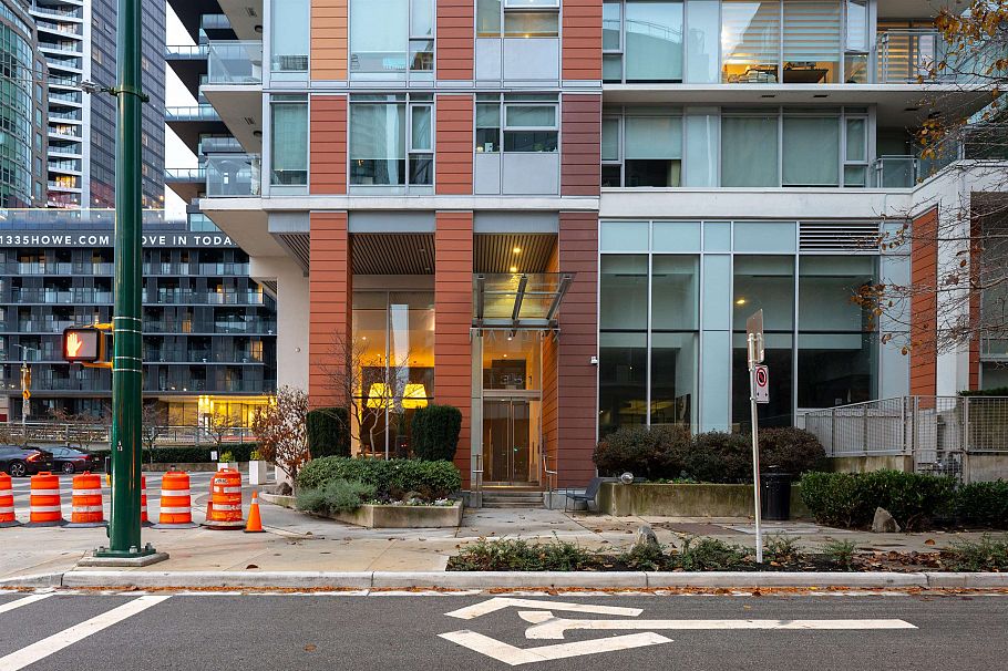 2701 1351 Continental Street Vancouver, BC - 27