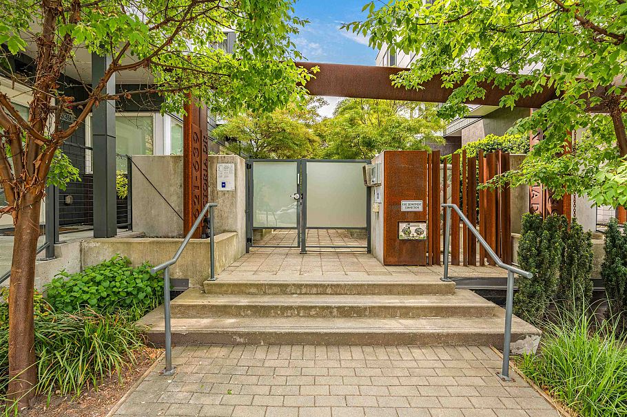 627 Victoria Drive Vancouver, BC - 38