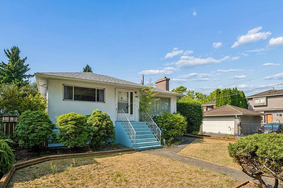 3126 Waverley Avenue Vancouver, BC - 2