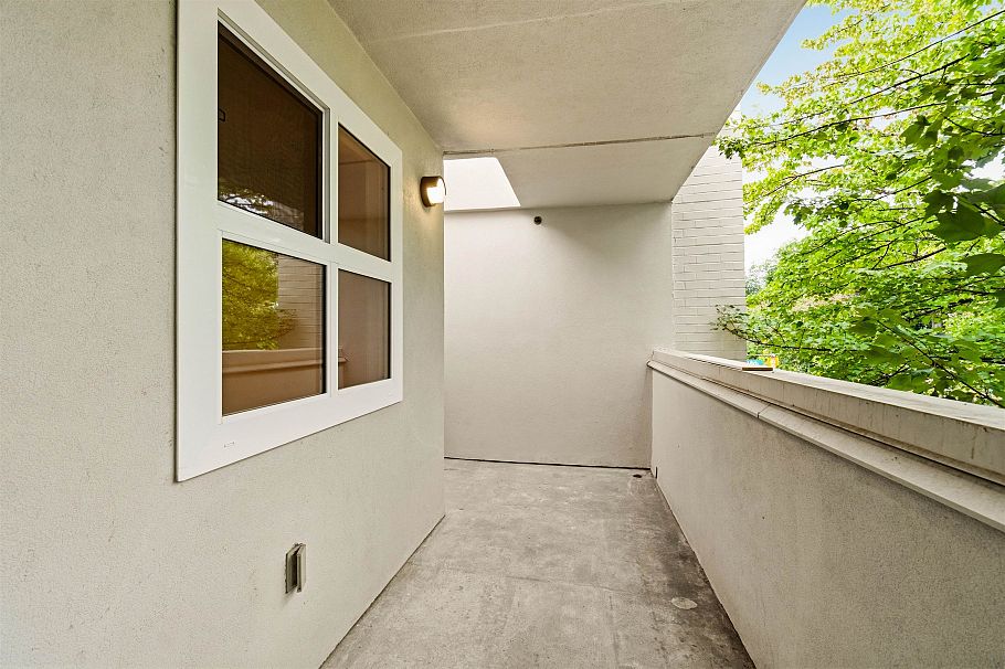 305 2928 Commercial Drive Vancouver, BC - 35