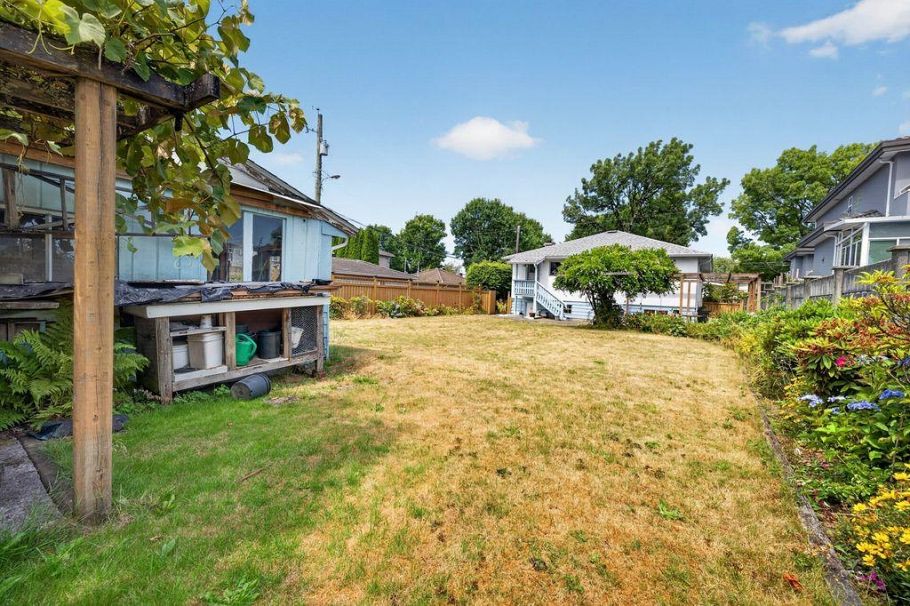 3126 Waverley Avenue Vancouver, BC - 9