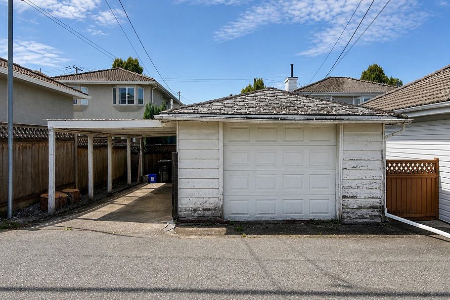 4458 Skeena Street Vancouver, BC - 38