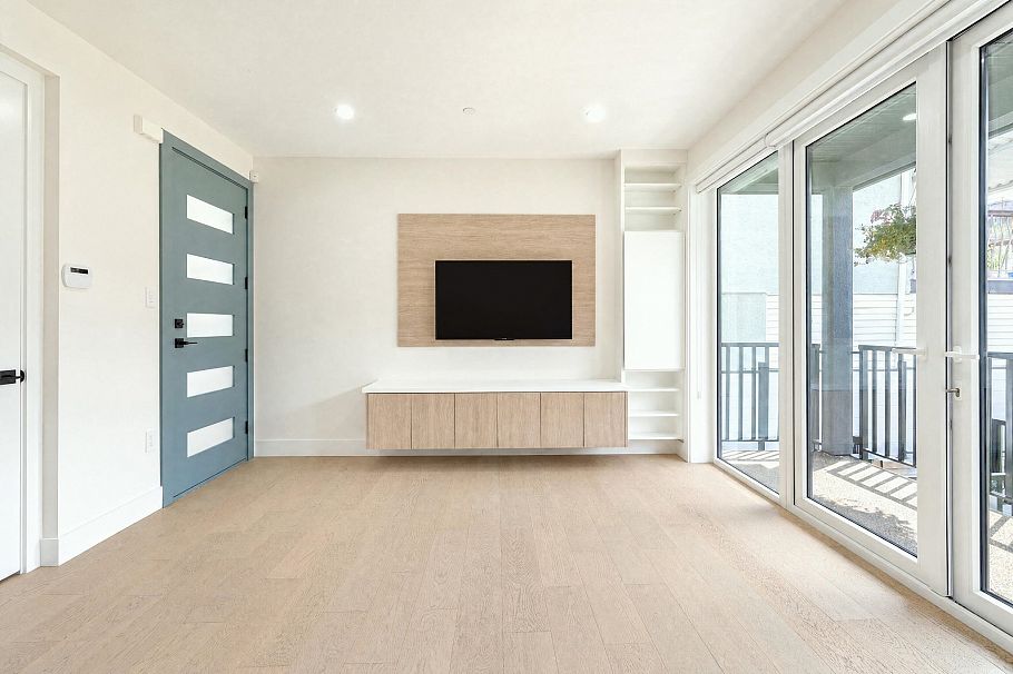 2972 Venables Street Vancouver, BC - 5